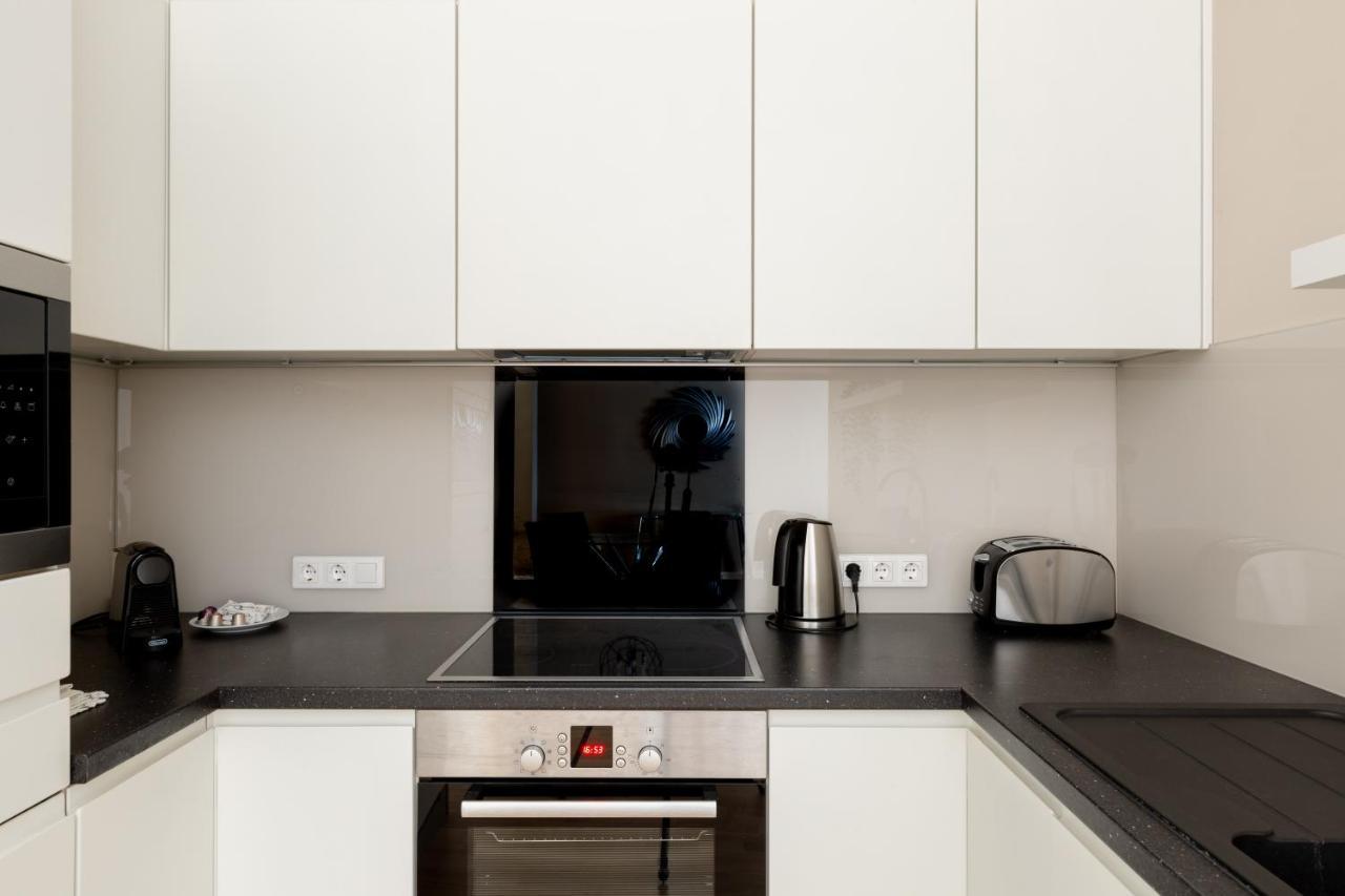 Lovely 2-Bedroom Apartment At The Vaci Street Budapest Ngoại thất bức ảnh
